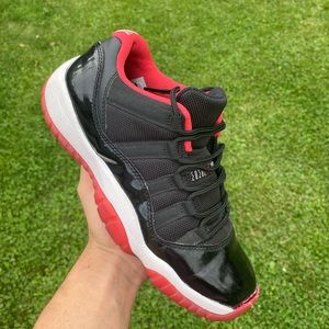Jordan 11 low “Bred”